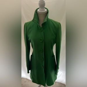 Chic green lightweight coat
